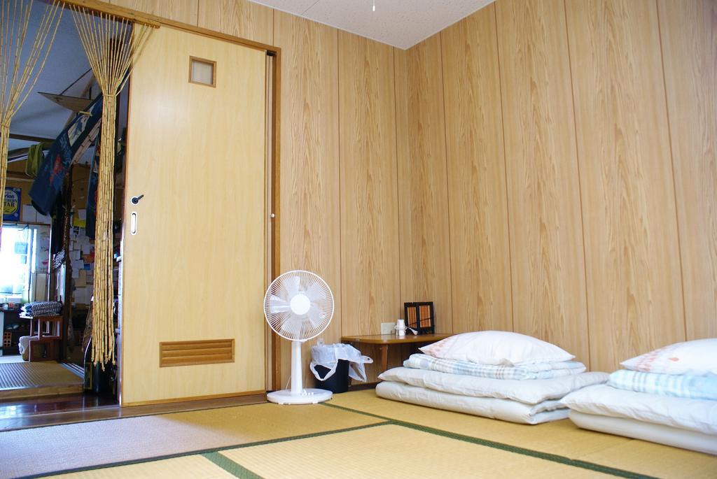 Minshuku Agaihama Hostel Yonabaru Bagian luar foto